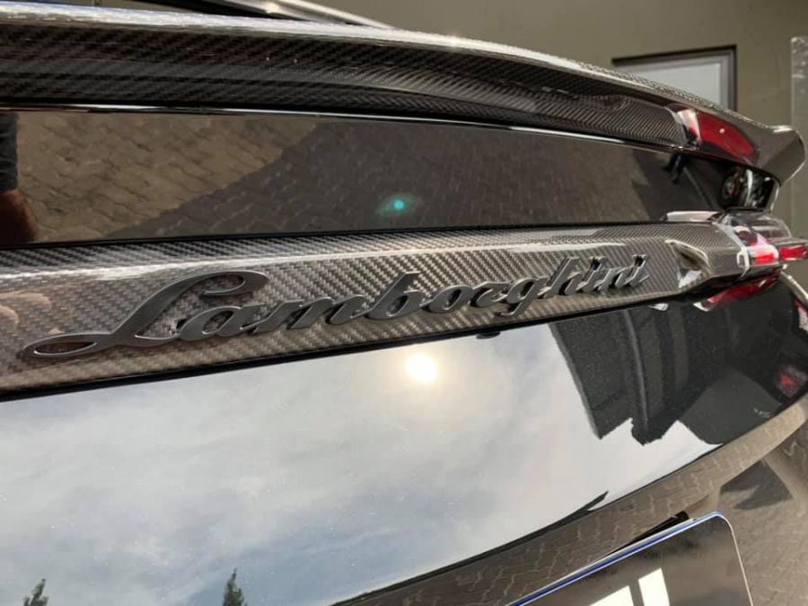 Логотип Lamborghini Urus by RACE! 2019 года  (фото 21 из 21)